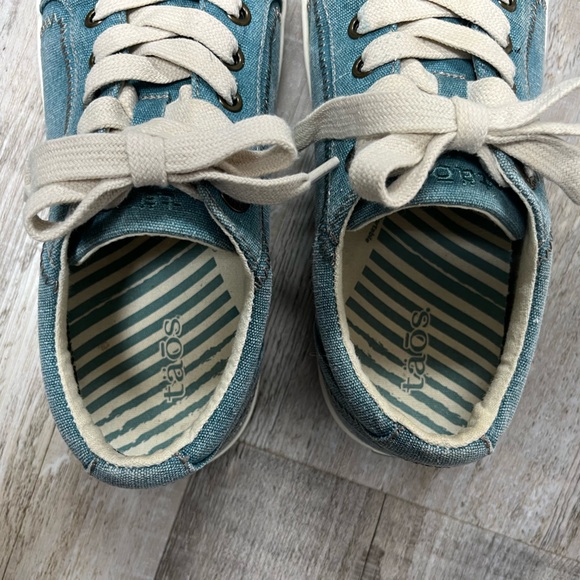 Taos Star Canvas Shoes Sneakers (EUC) - Picture 10 of 13